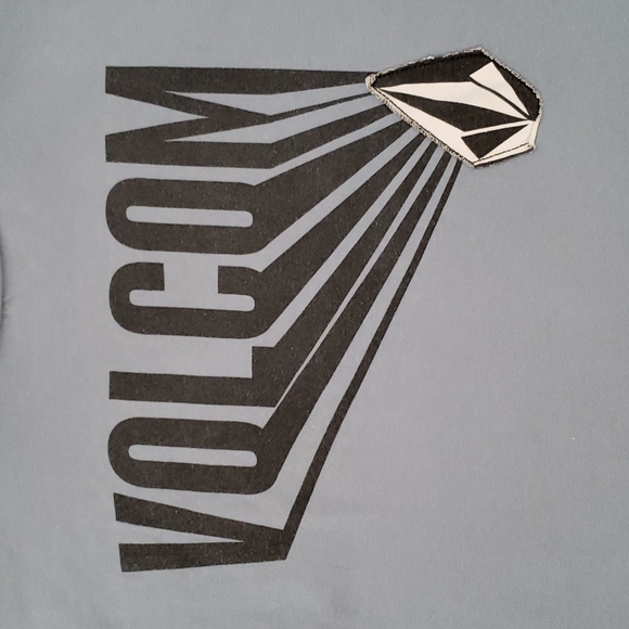 Volcom 3-D Logo T-Shirt Size Large - Picture 2 of 6